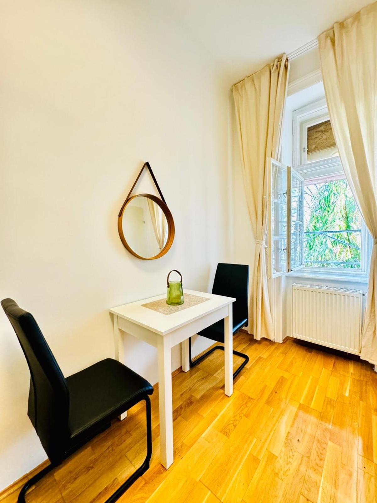 Apartamento Comfy In A Shared Apartment, Only 17min Walk To Schoenbrunn Viena