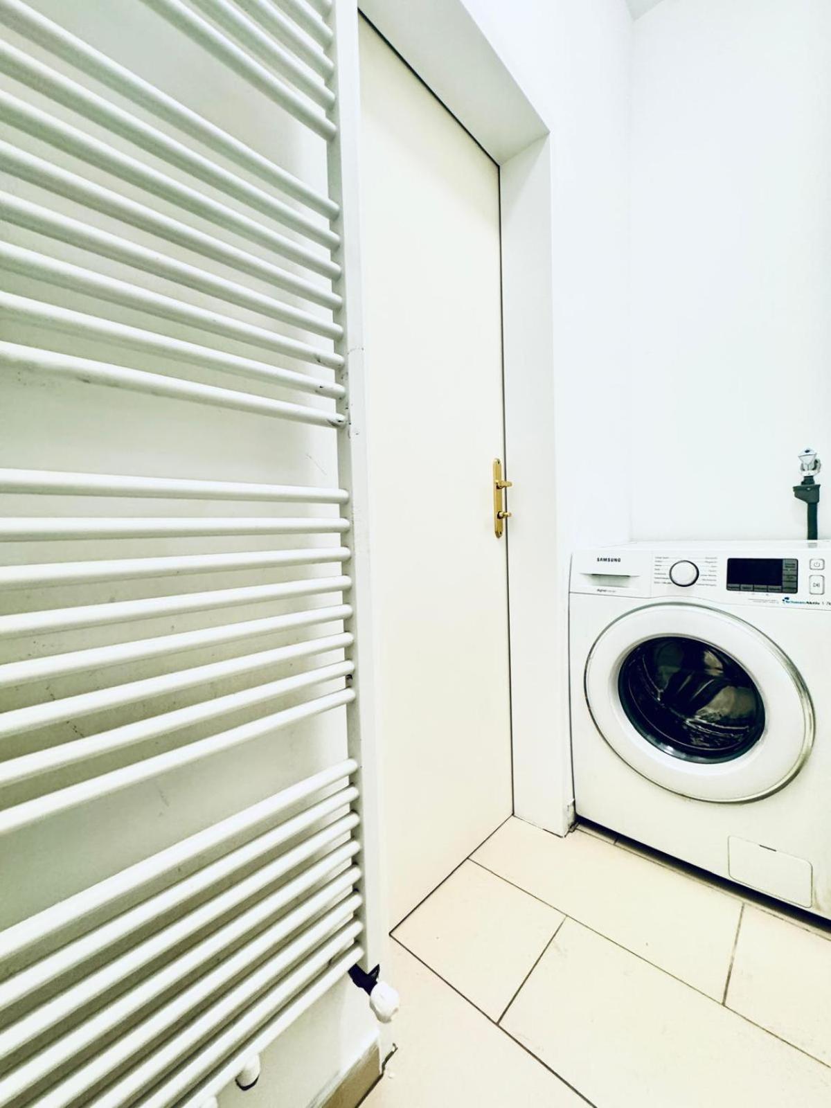 Comfy In A Shared Apartment, Only 17min Walk To Schoenbrunn * Viena